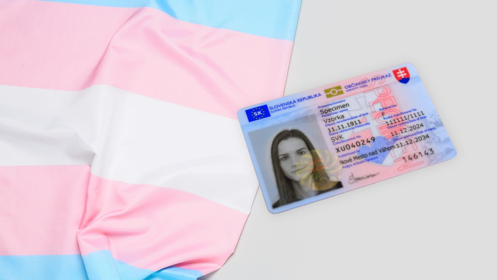 Dva roky regresie: Ako sa Slovensko snaží vymazať LGBT+ ľudí z Ústavy